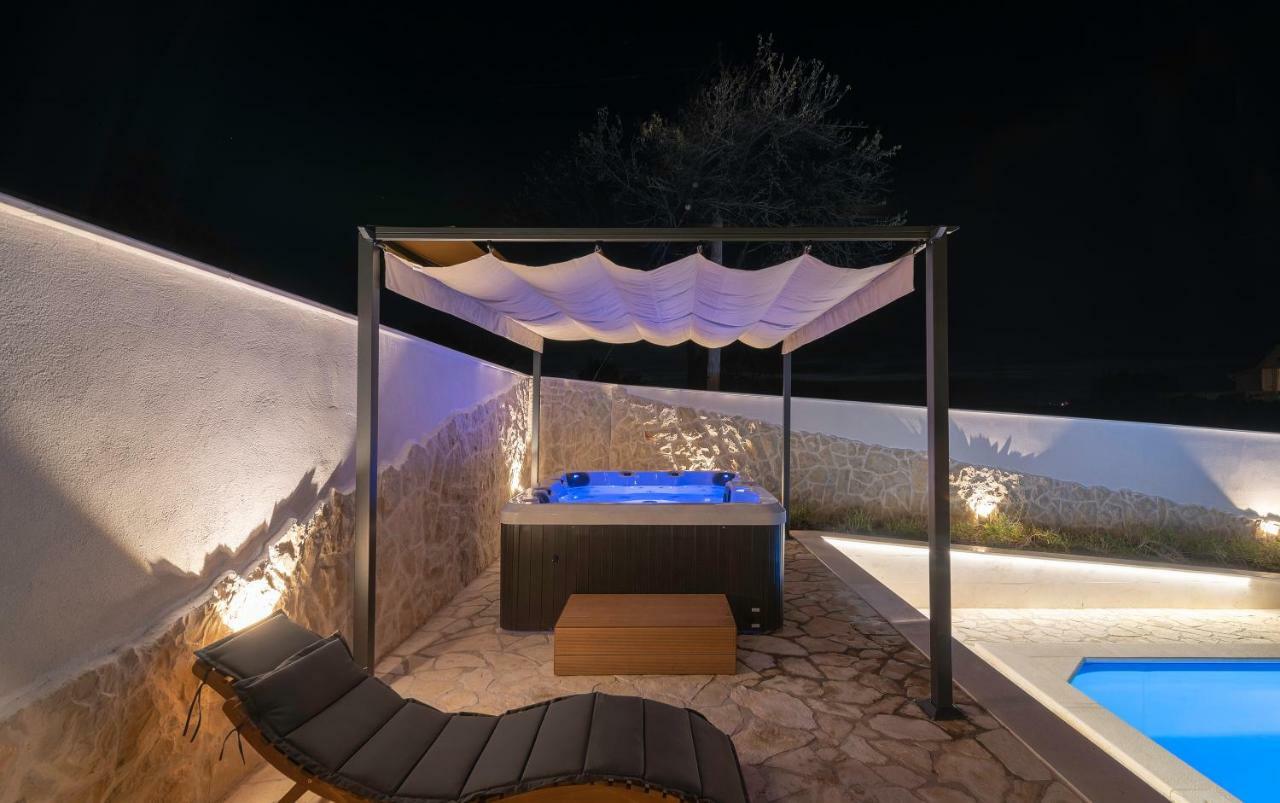 Villa Village Idylle With Heated Pool, Sauna, Jacuzzy And Private Parking Sukošan Exteriér fotografie