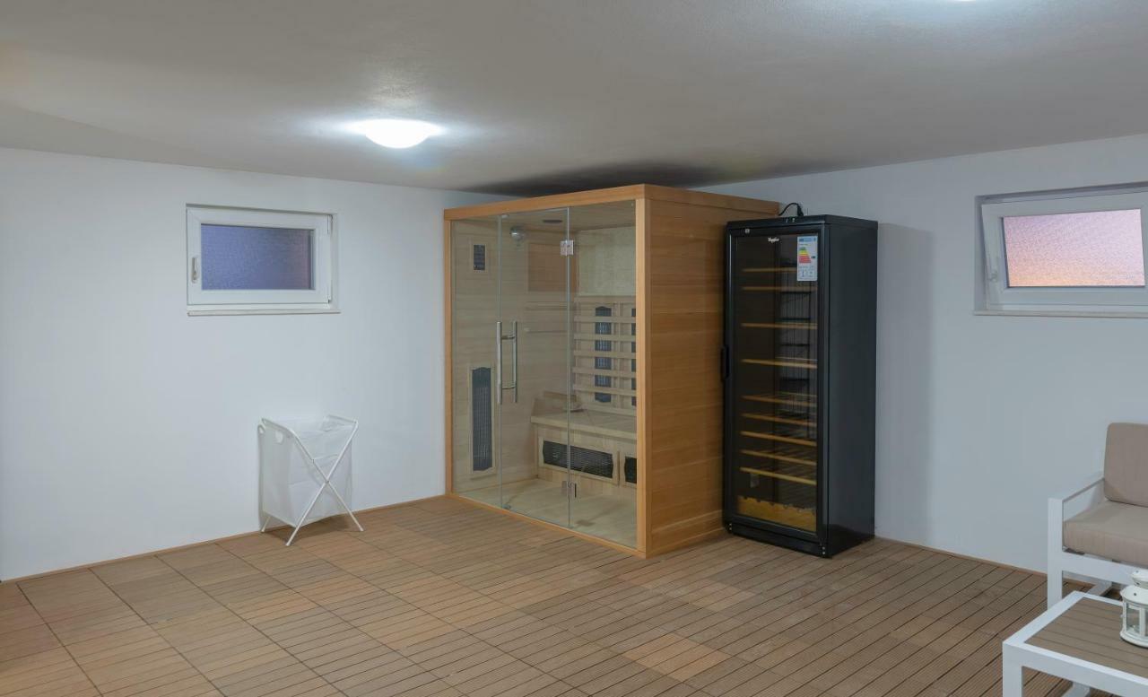 Villa Village Idylle With Heated Pool, Sauna, Jacuzzy And Private Parking Sukošan Exteriér fotografie